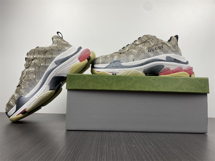 GUCC*BLCG TRIPLE S SNEAKER 677192 ULZ10 9795