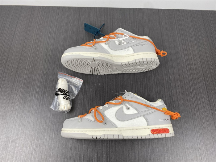 Off-White x Dunk Low ‘Lot 44 of 50’ DM1602-104